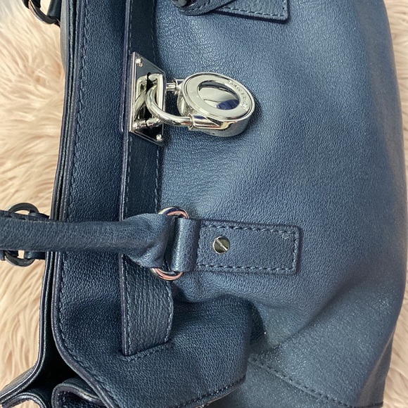 Micheal Kors Bag - Picture 2 of 9